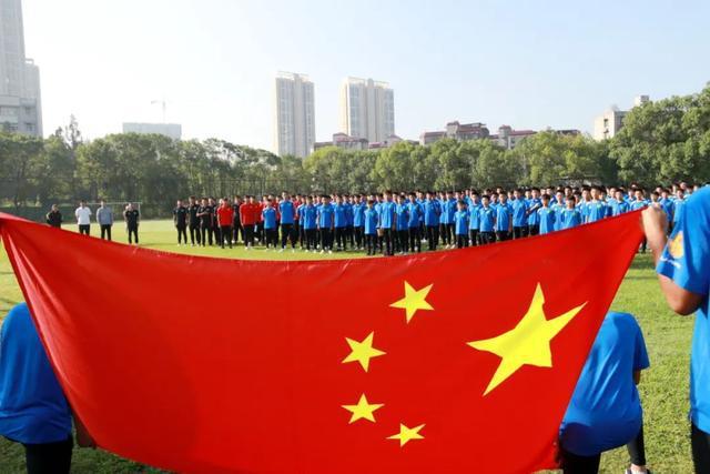 书塔叠叠高